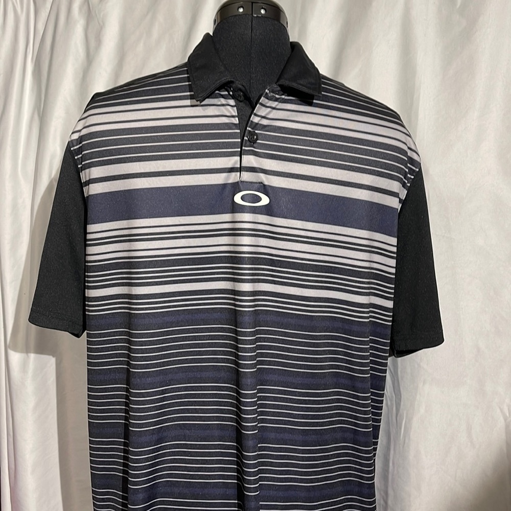 Oakley Golf shirt. Size XL.